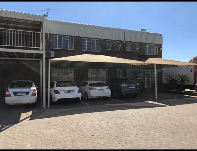 1,750M² WAREHOUSE FOR SALE IN GERMISTON SOUTH